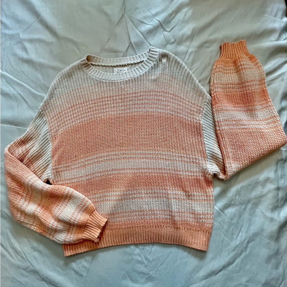 Billabong Women's Sweater - Peach and Cream